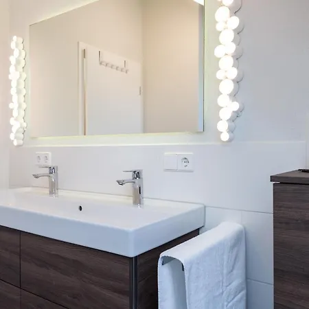 Lakefront - Living With Style - Direkt Am Bodensee Mit Atemberaubendem Panoramablick Auf Den Bodensee Und Die Alpen * فريدريشسهافن